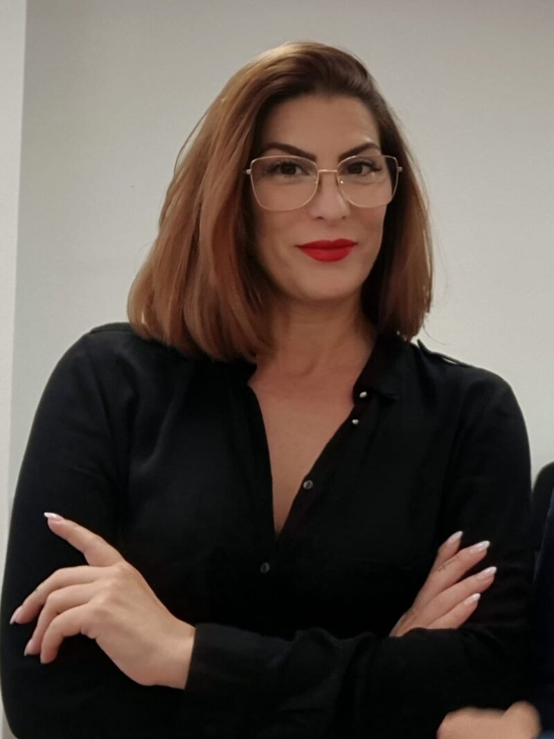 Esther Hernández, Occident · seguro de impago